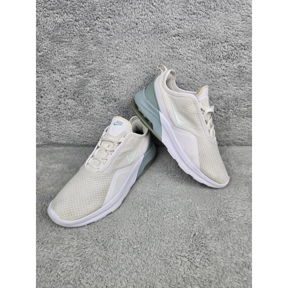 Nike Air Max Motion 2 Women's 6.5  White Ocean Cube.
